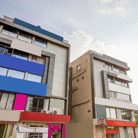 Capital O Maple View Hotel Naroda Kültér fotó