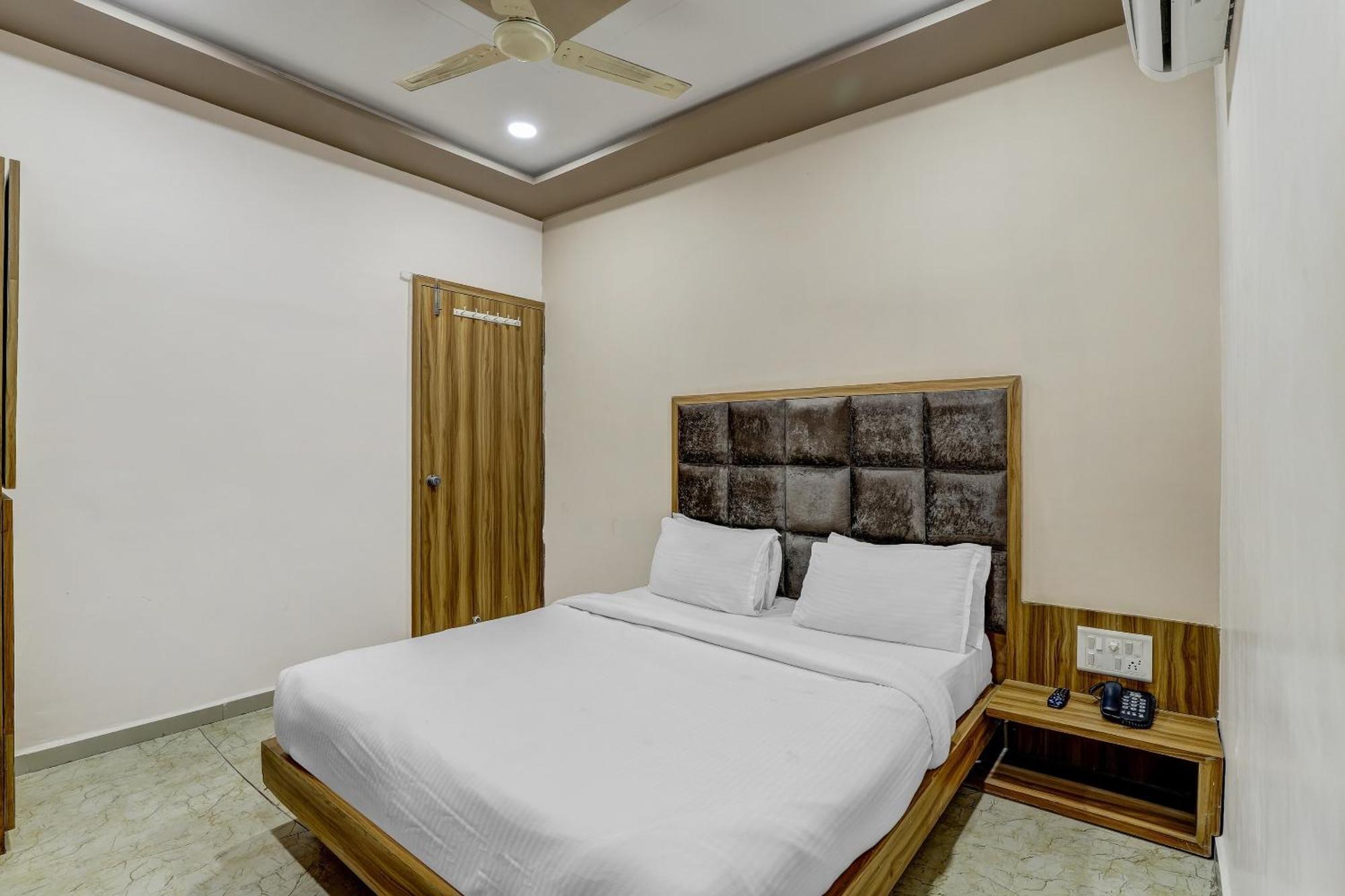 Capital O Maple View Hotel Naroda Kültér fotó