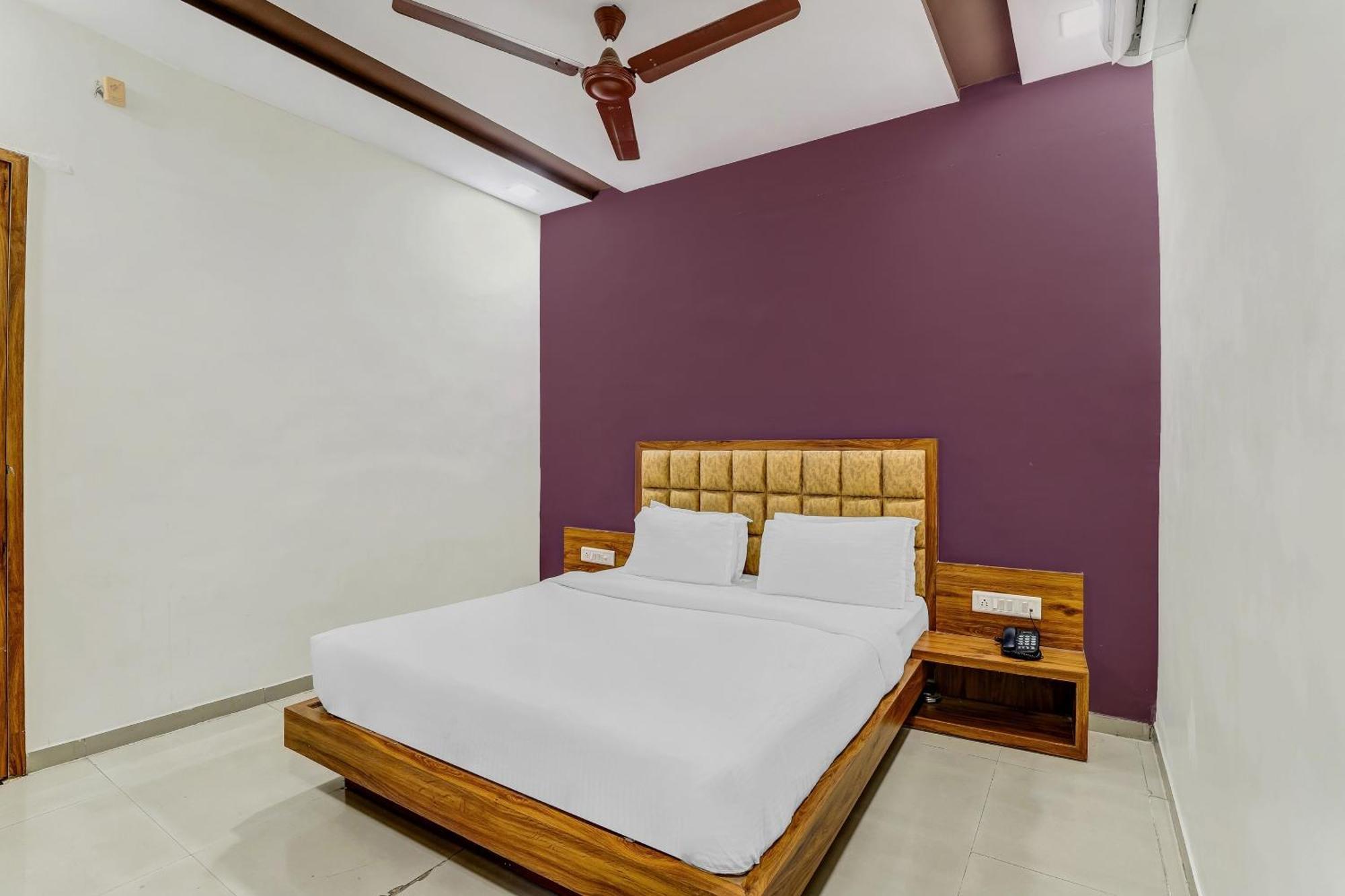 Capital O Maple View Hotel Naroda Kültér fotó