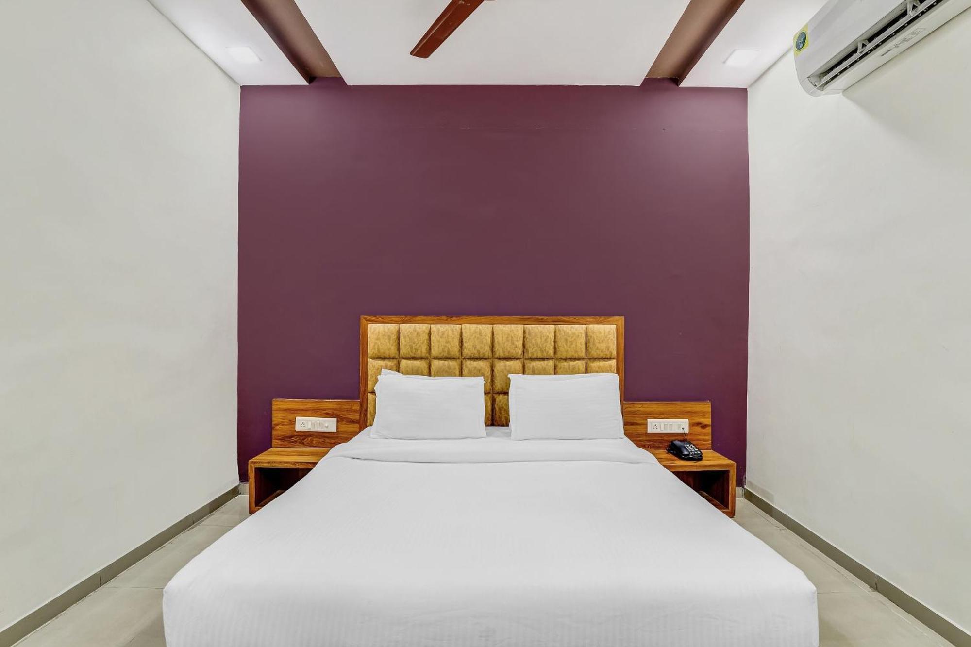 Capital O Maple View Hotel Naroda Kültér fotó