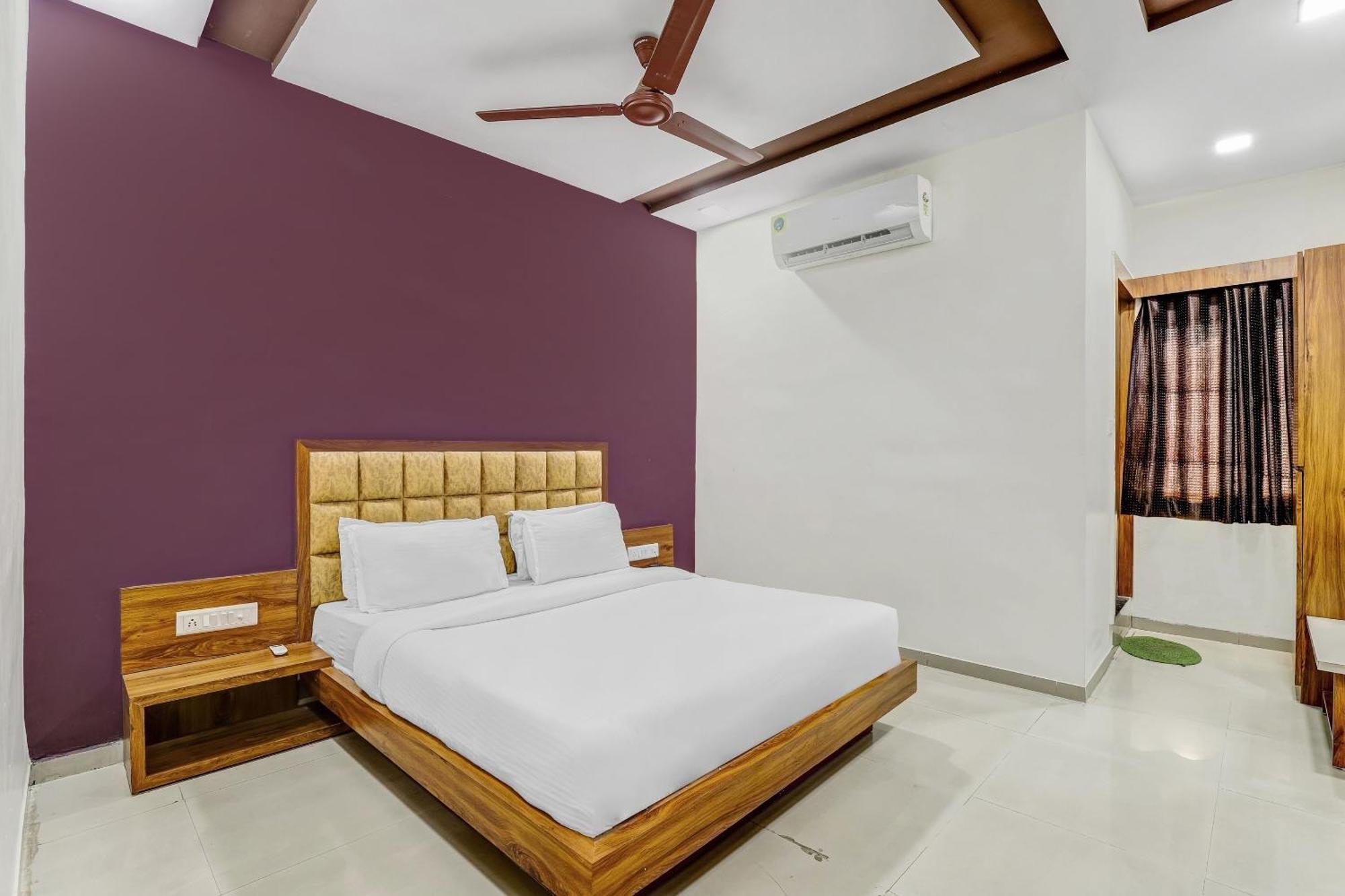 Capital O Maple View Hotel Naroda Kültér fotó